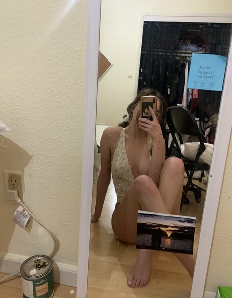 Naakte gelekte OnlyFans-foto van Tori