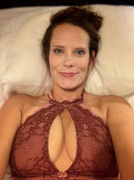 Annabelle Peaches