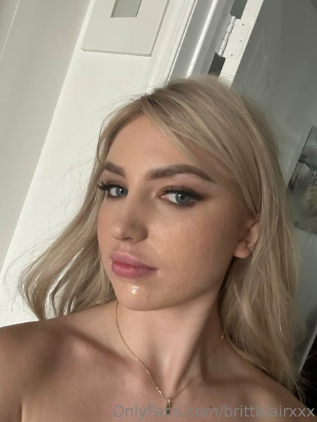 Naakte gelekte OnlyFans-foto van Britt Blair
