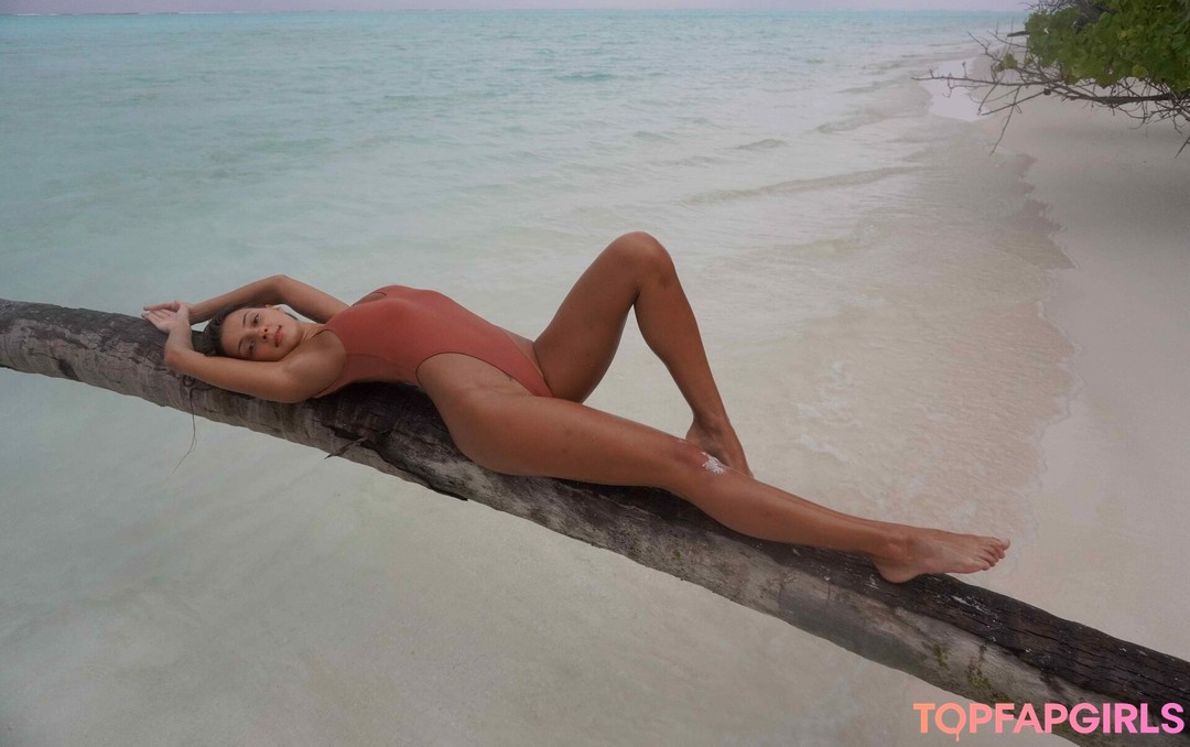 Naakte gelekte OnlyFans-foto van Melena Maria Rya #2500