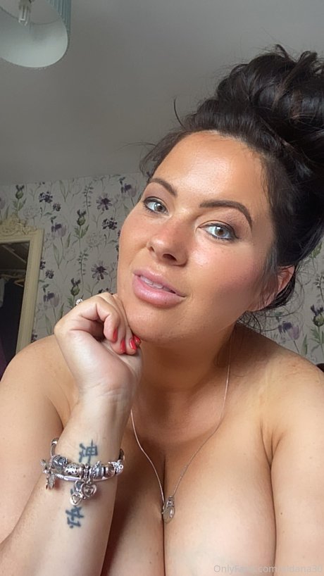 Naakte gelekte OnlyFans-foto van Rachel Aldana