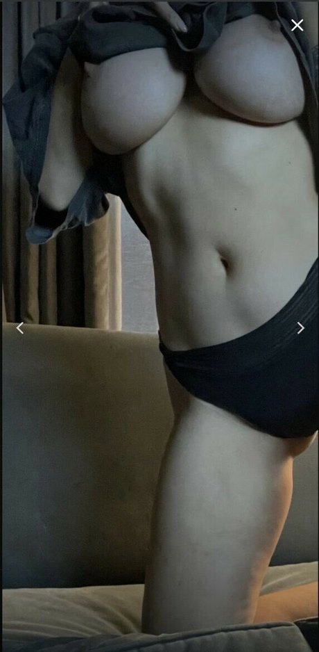 Naakte gelekte OnlyFans-foto van Brittany Furlan