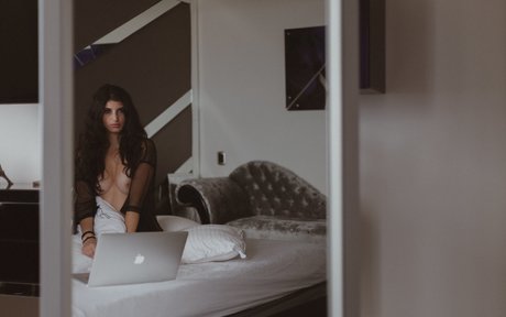 Naakte gelekte OnlyFans-foto van Holly Shit