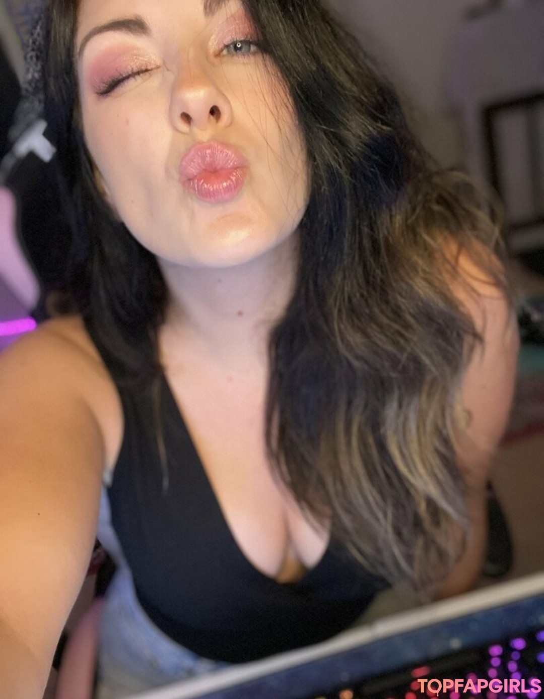 Naakte gelekte OnlyFans-foto van Wineoperator #350 Naakte gelekte OnlyFans-foto van Wineoperator #350