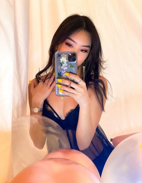 Naakte gelekte OnlyFans-foto van Bbygirlmai