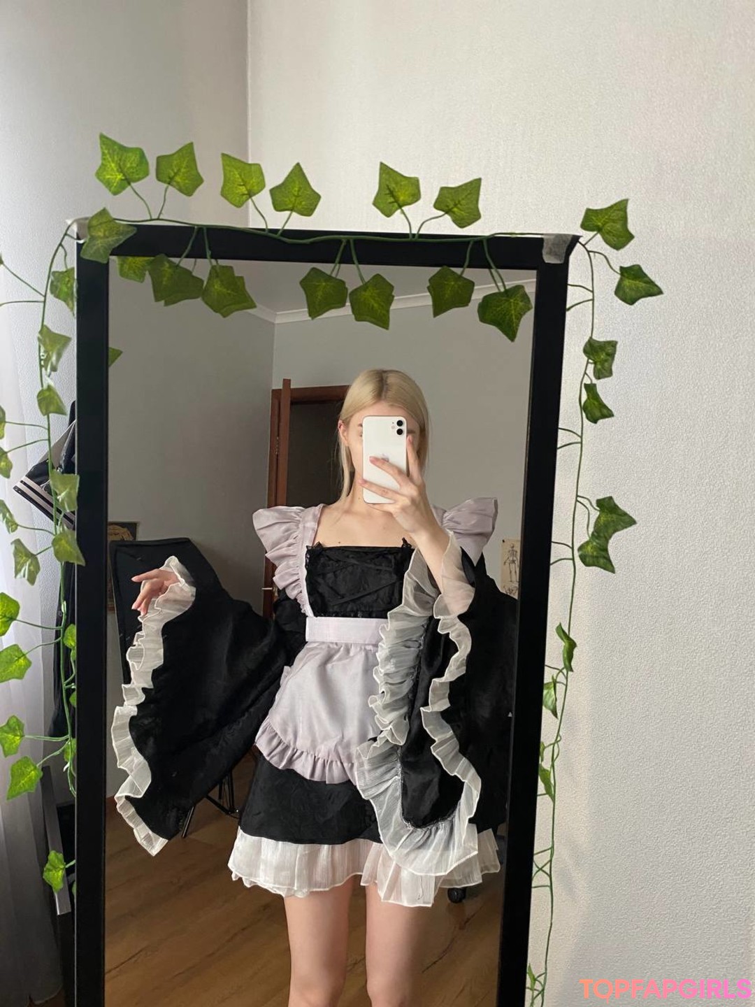 Naakte gelekte OnlyFans-foto van Allotropp #167 Naakte gelekte OnlyFans-foto van Allotropp #167