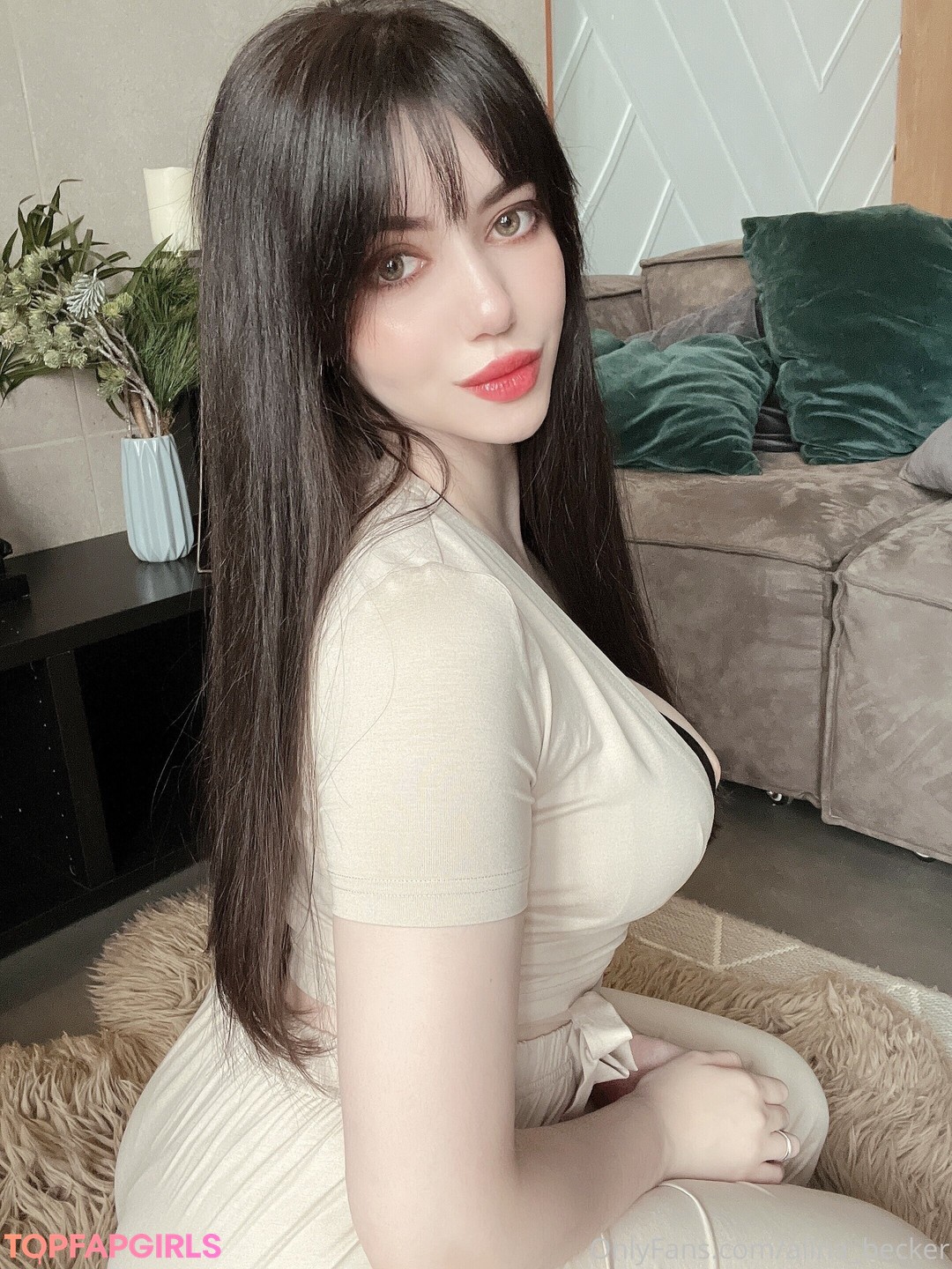 Naakte gelekte OnlyFans-foto van Alina Becker #960