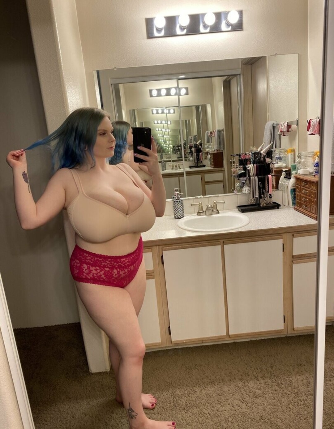 Naakte gelekte OnlyFans-foto van Cassie0pia #1004