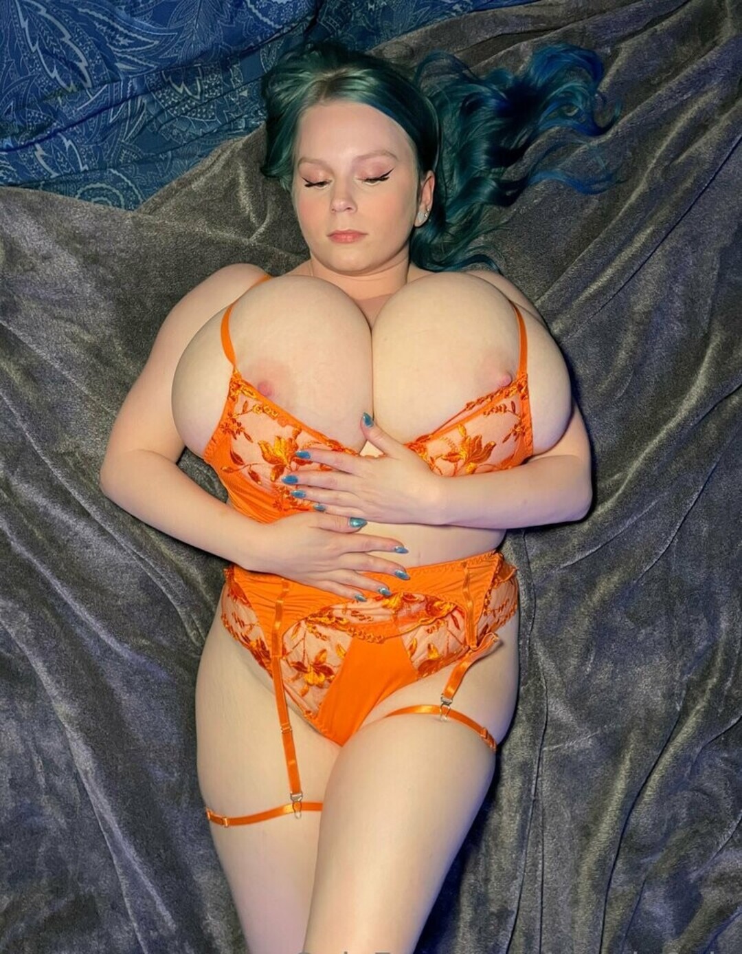 Naakte gelekte OnlyFans-foto van Cassie0pia #1310