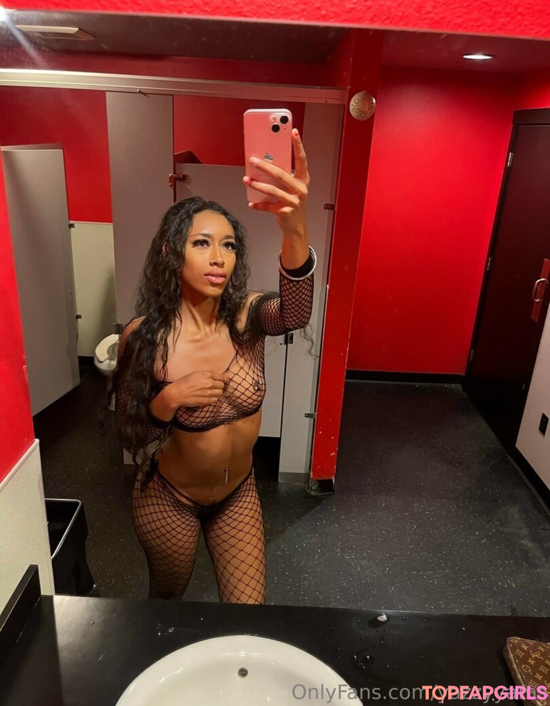 Naakte gelekte OnlyFans-foto van Yazzyyams #1002