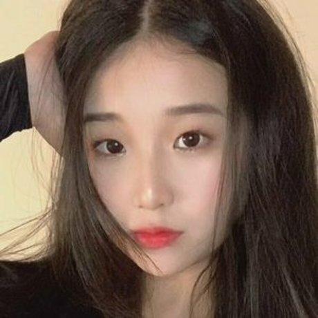 Naakte gelekte OnlyFans-foto van Yeonaxo