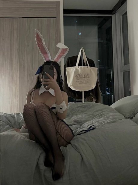 Naakte gelekte OnlyFans-foto van Yeonaxo