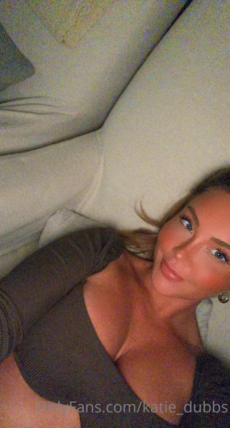 Naakte gelekte OnlyFans-foto van Katie Williams