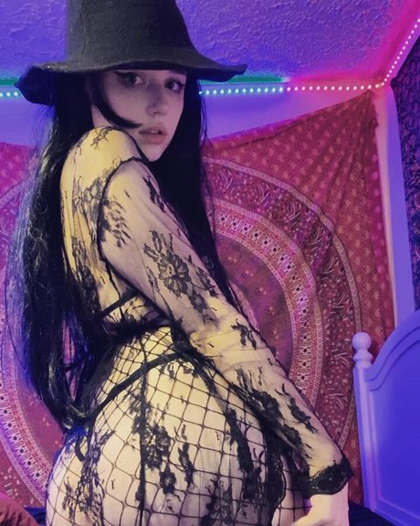 Naakte gelekte OnlyFans-foto van Liiias