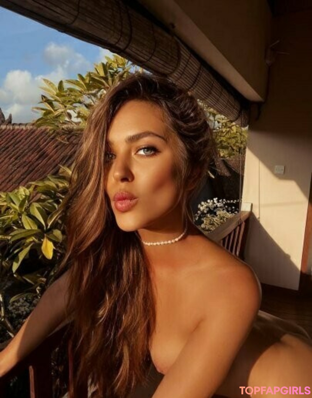 Naakte gelekte OnlyFans-foto van Kora Lina #1044