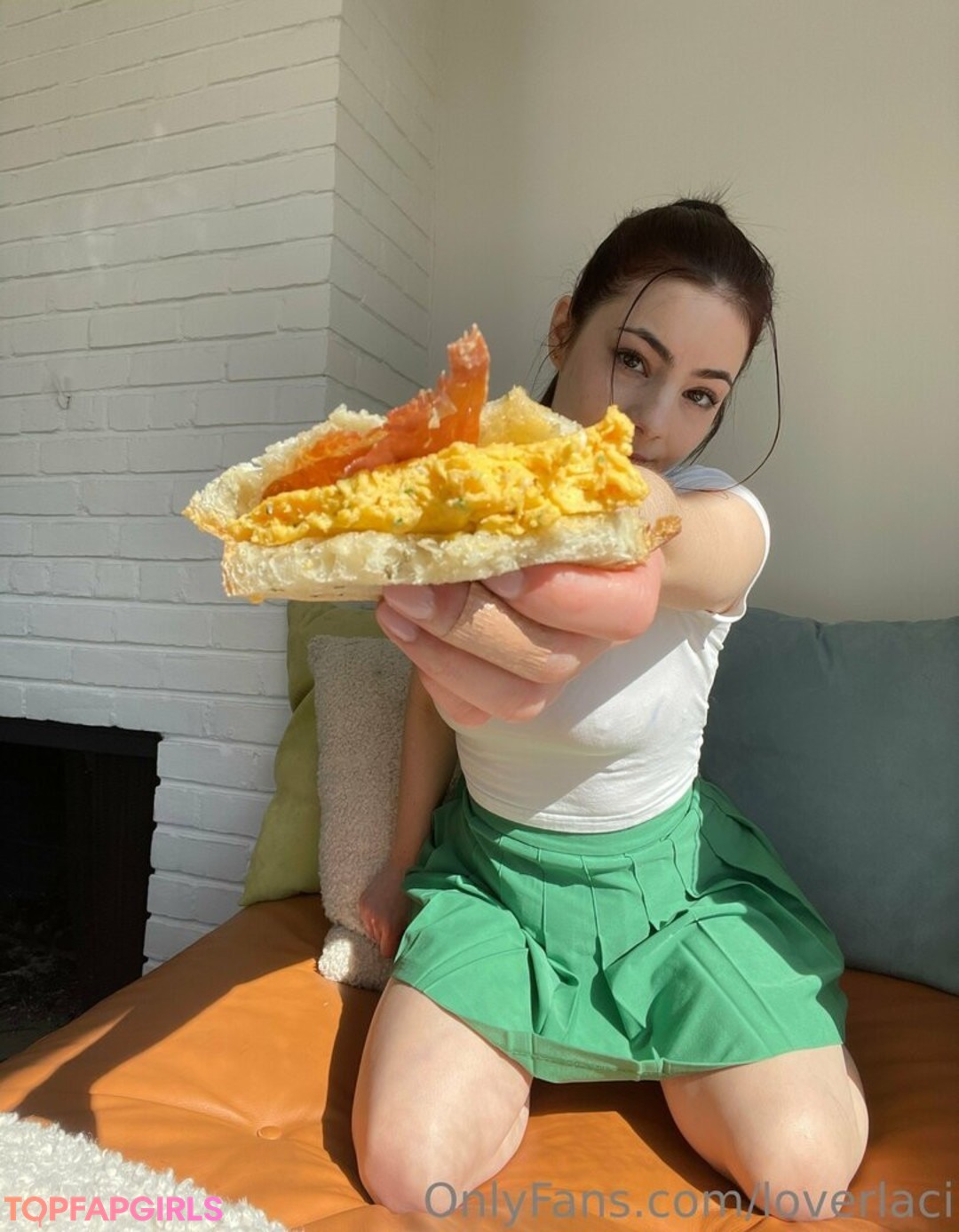 Naakte gelekte OnlyFans-foto van Loverlaci #2299