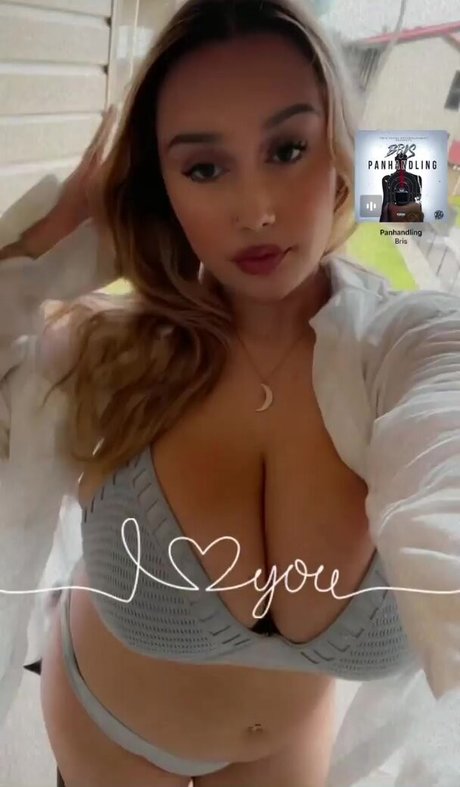Naakte gelekte OnlyFans-foto van Chloe