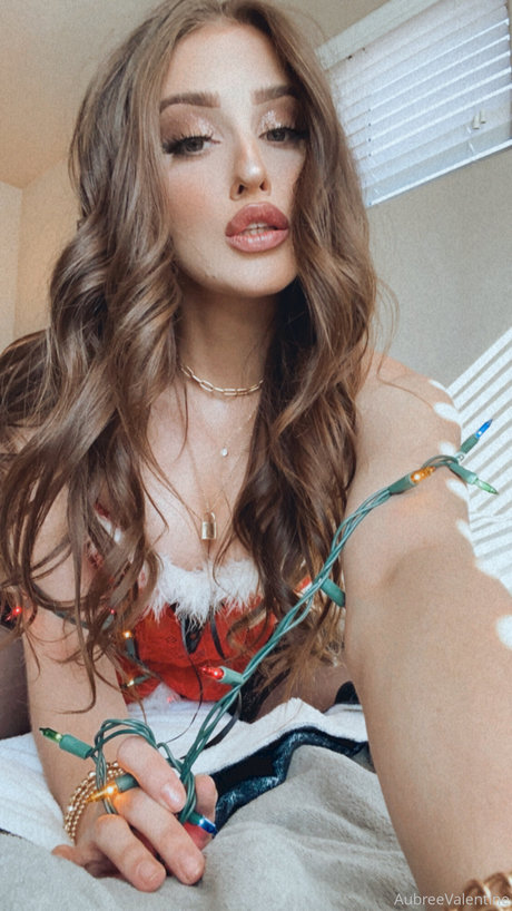 Naakte gelekte OnlyFans-foto van Aubree Valentine