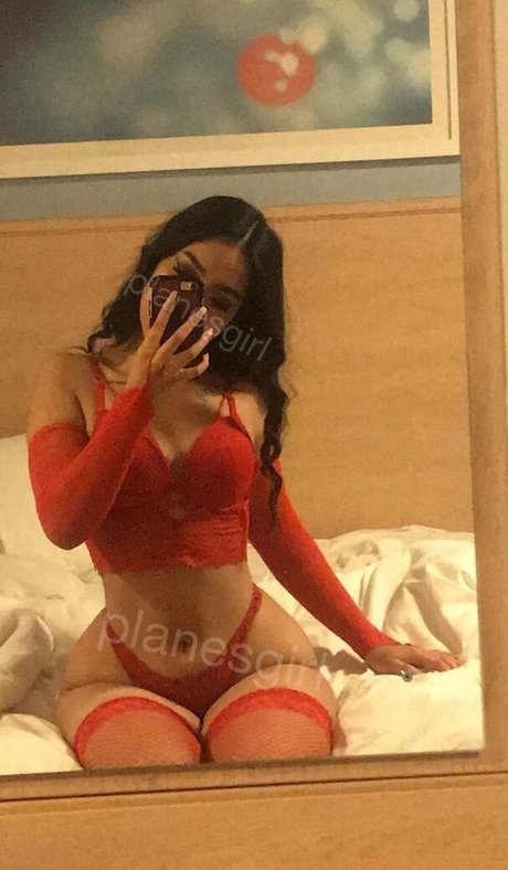 Naakte gelekte OnlyFans-foto van Planesgirl