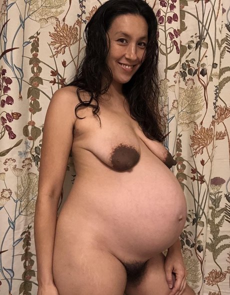 Naakte gelekte OnlyFans-foto van Kumi Omori
