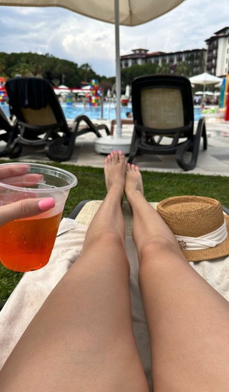 Naakte gelekte OnlyFans-foto van Busya18plus