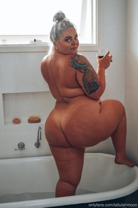 Naakte gelekte OnlyFans-foto van Tallulah Moon