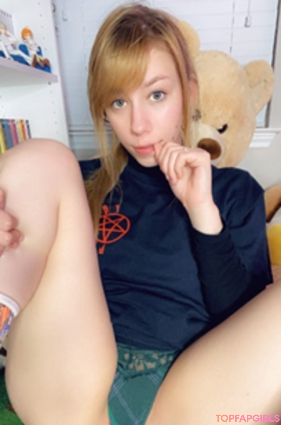 Naakte gelekte OnlyFans-foto van Little Spoonz #620