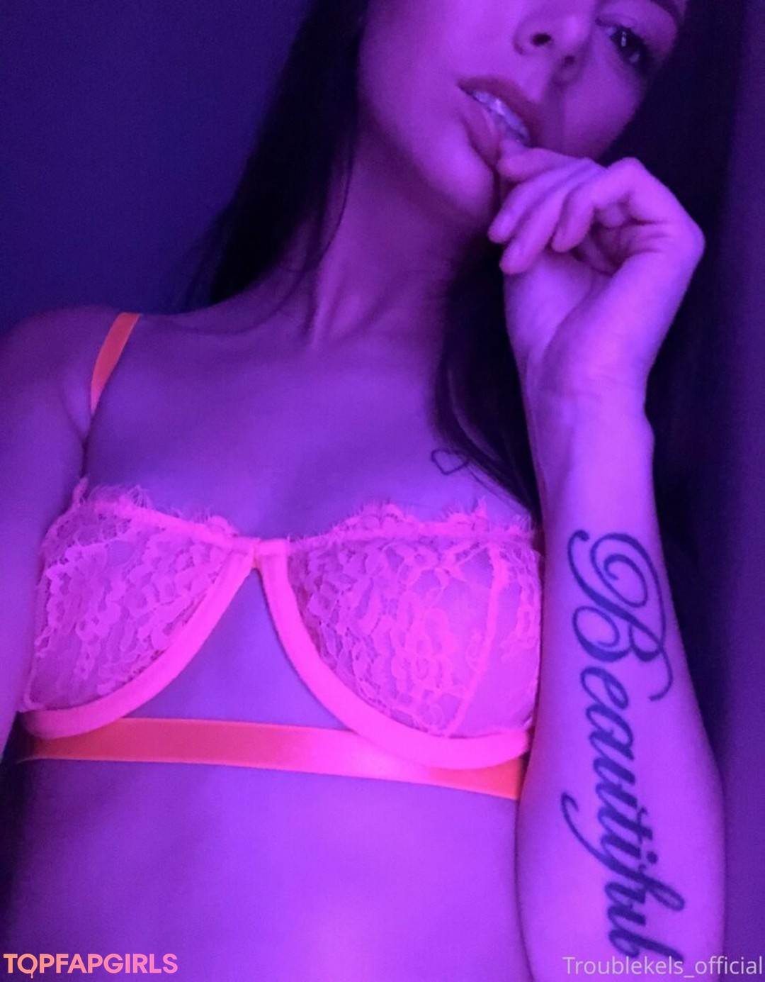 Naakte gelekte OnlyFans-foto van Troublekelsofficial #5 Naakte gelekte OnlyFans-foto van Troublekelsofficial #5