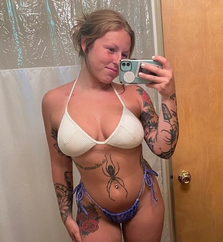 Naakte gelekte OnlyFans-foto van Kayla Heintz