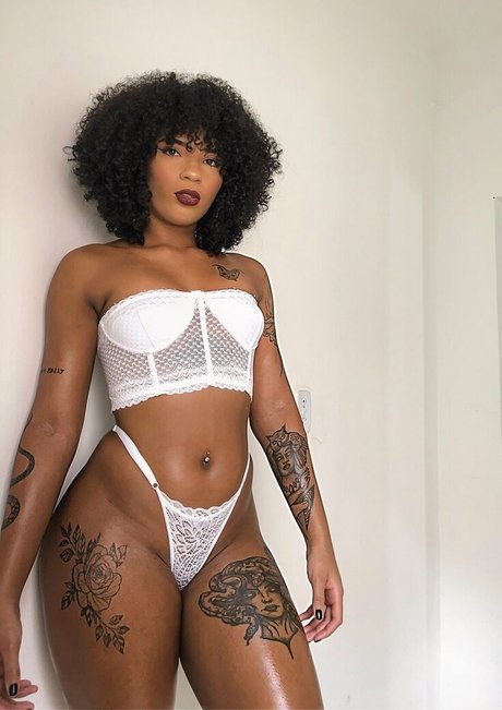 Naakte gelekte OnlyFans-foto van Packmedusa