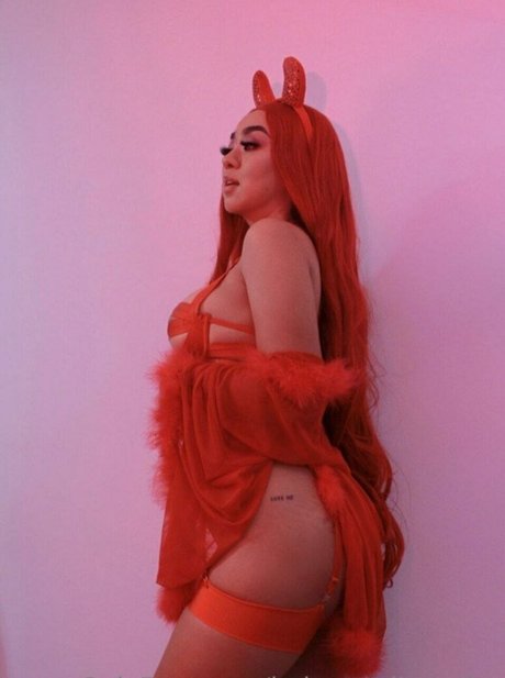 Naakte gelekte OnlyFans-foto van Ladeaquellanoche