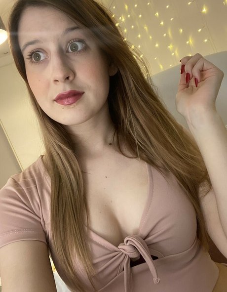 Naakte gelekte OnlyFans-foto van Adele Cooper
