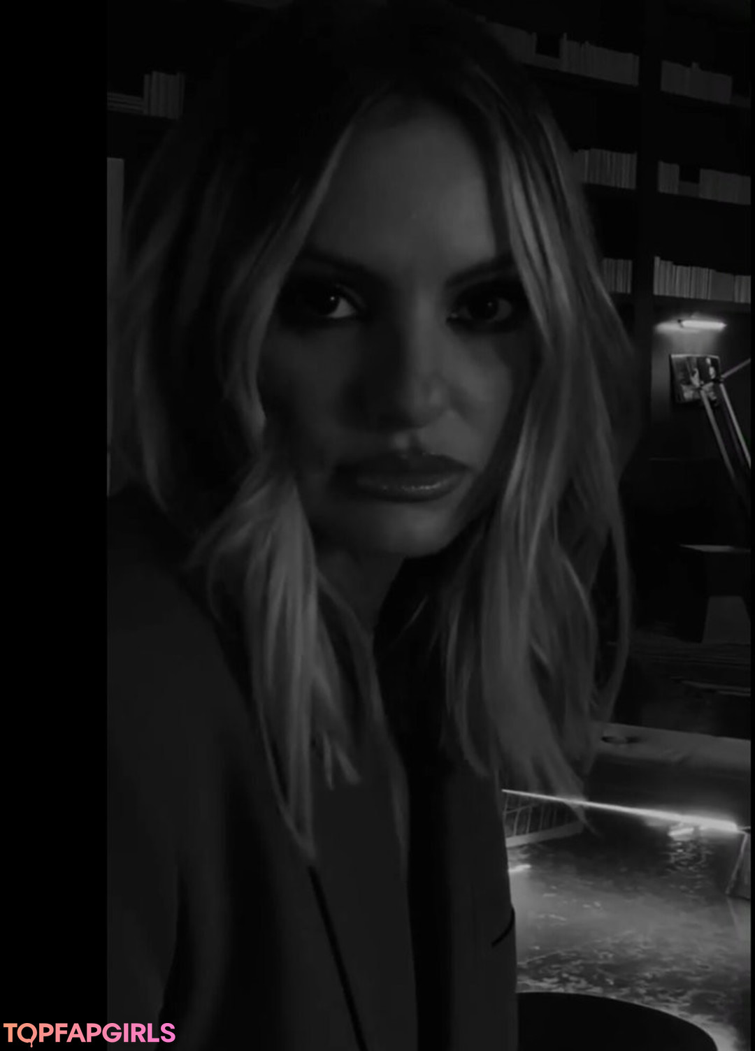 Naakte gelekte OnlyFans-foto van Alexandra Stan #18 Naakte gelekte OnlyFans-foto van Alexandra Stan #18