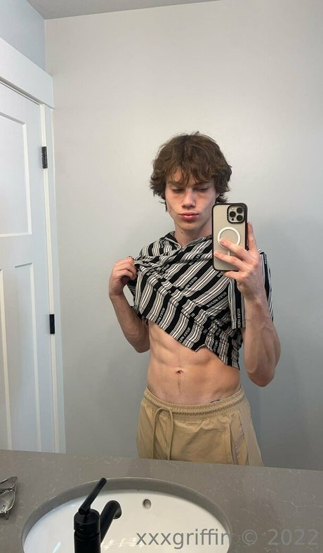 Naakte gelekte OnlyFans-foto van Xxxgriffin