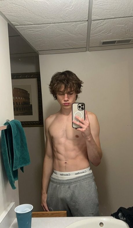 Naakte gelekte OnlyFans-foto van Xxxgriffin