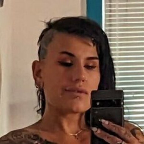 Naakte gelekte OnlyFans-foto van Szkul