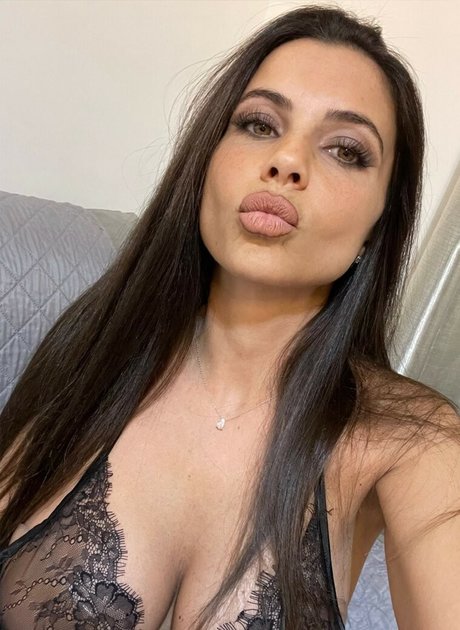 Naakte gelekte OnlyFans-foto van Noemi Frere