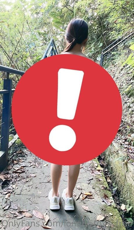 Naakte gelekte OnlyFans-foto van Lonelytoysfree