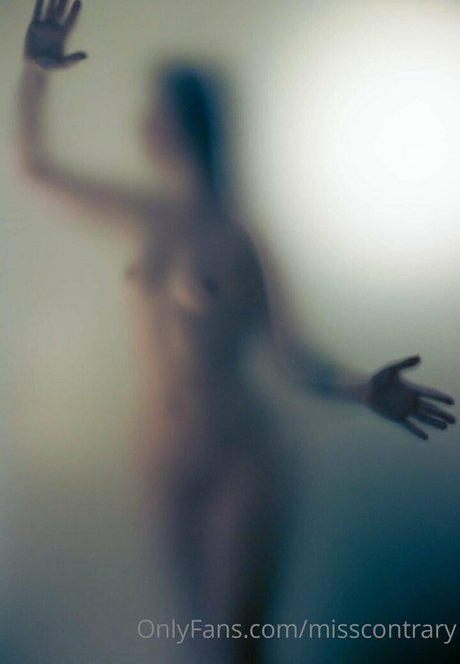 Naakte gelekte OnlyFans-foto van Misscontraryfree