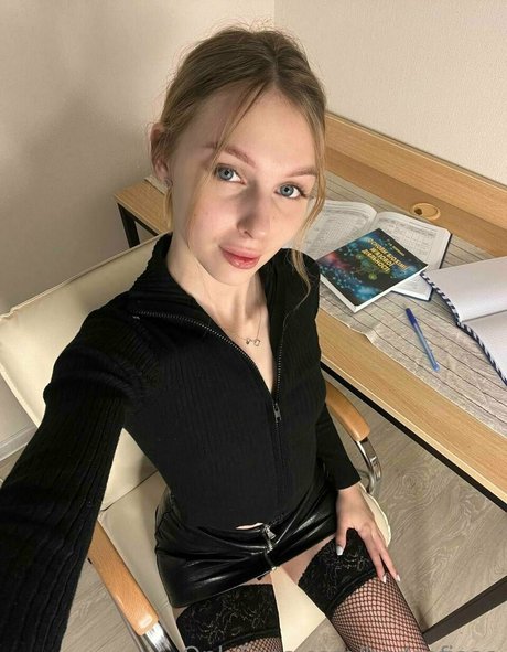 Naakte gelekte OnlyFans-foto van Sofiaaaparker