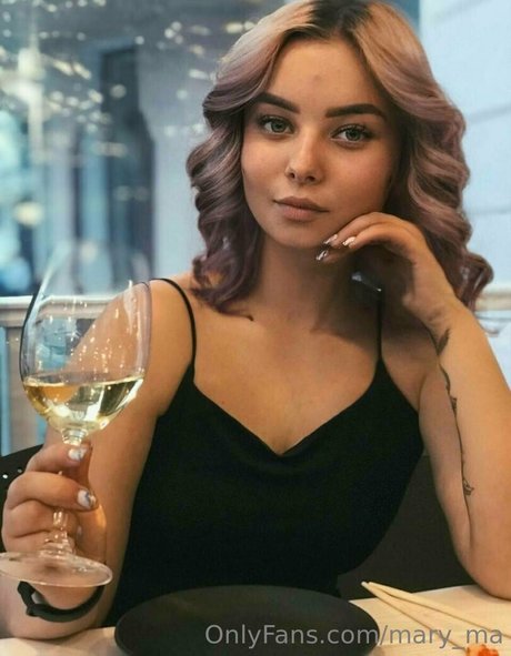 Naakte gelekte OnlyFans-foto van Maryma
