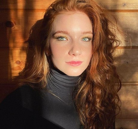 Naakte gelekte OnlyFans-foto van Annalise Basso