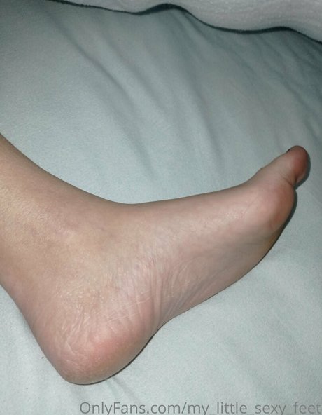 Naakte gelekte OnlyFans-foto van Mylittlesexyfeet
