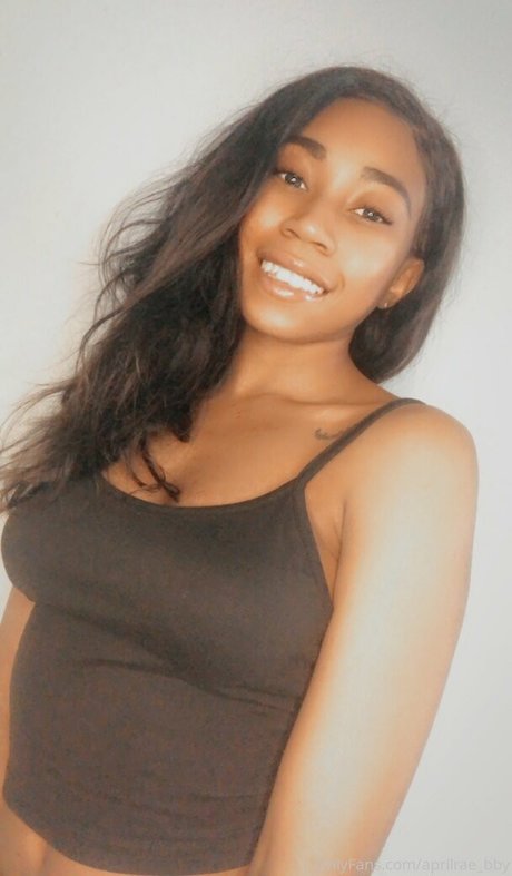 Naakte gelekte OnlyFans-foto van Aprilraeee