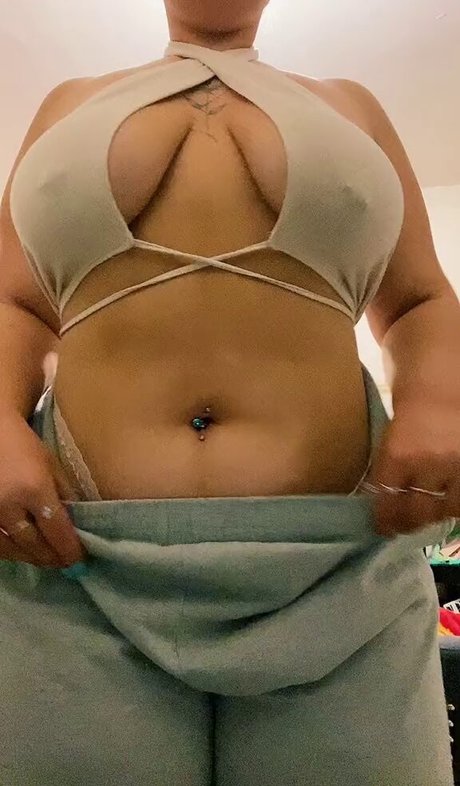 Naakte gelekte OnlyFans-foto van Elliemaexo205