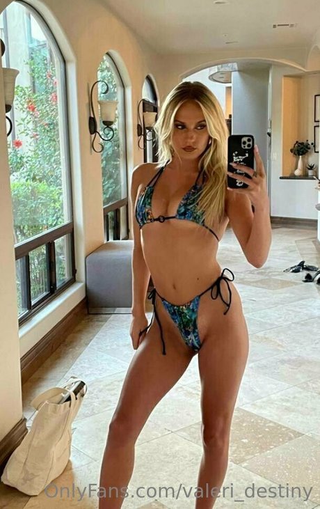 Naakte gelekte OnlyFans-foto van Valeridestiny