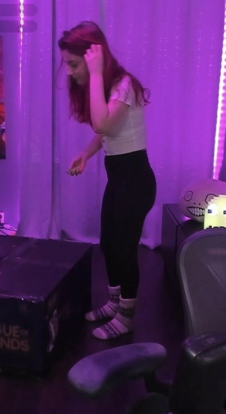 Anniefuchsia