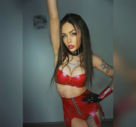 Naakte gelekte OnlyFans-foto van Tyra Kadney