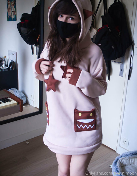 Eve_r_moon