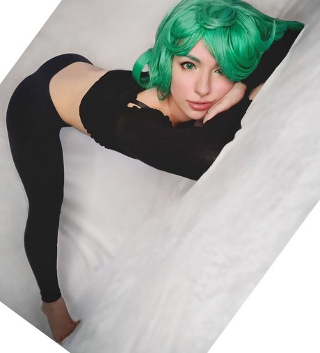 Naakte gelekte OnlyFans-foto van Faye Tan